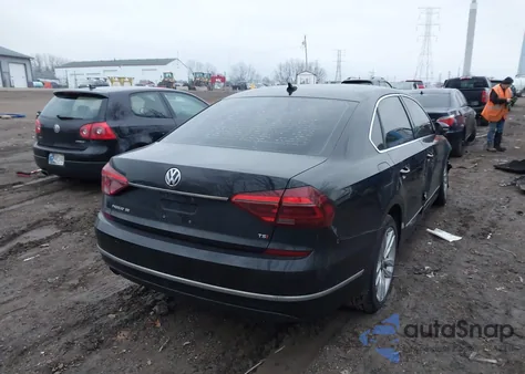 2017 Volkswagen Passat 1.8T Se из США, поврежденный, VIN 1VWGT7A3XHC010338